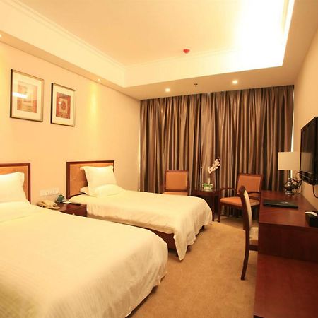 Greentree Inn Beijing Daxing Huangcun Qingyuan Road Metro Station Express Hotel Buitenkant foto